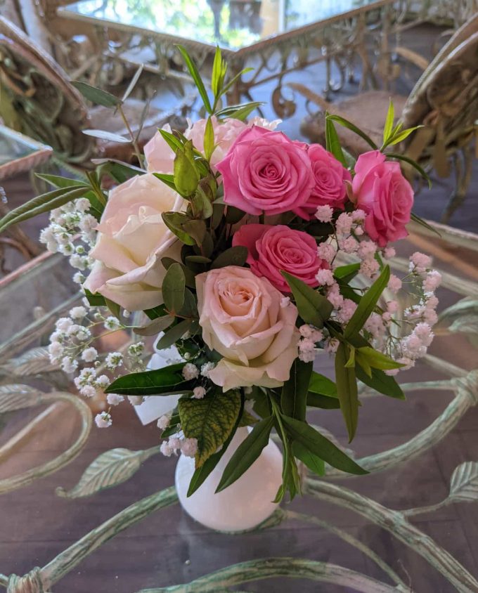 Оформление свадьбы живыми цветами, букеты и композиции на столы гостей