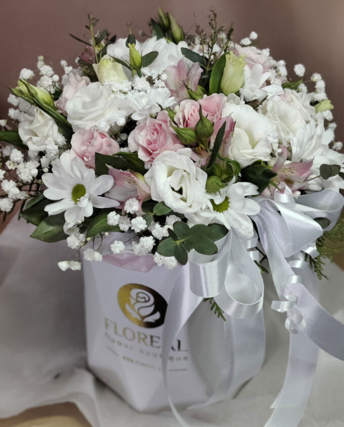 цветы гомель доставка букетов в коробке