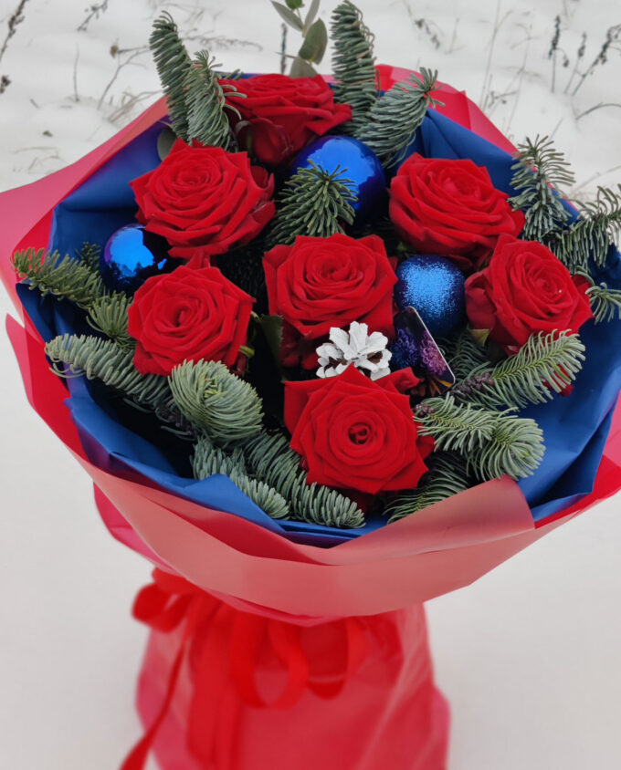 Доставка Букет из красных роз на новый год в гомеле