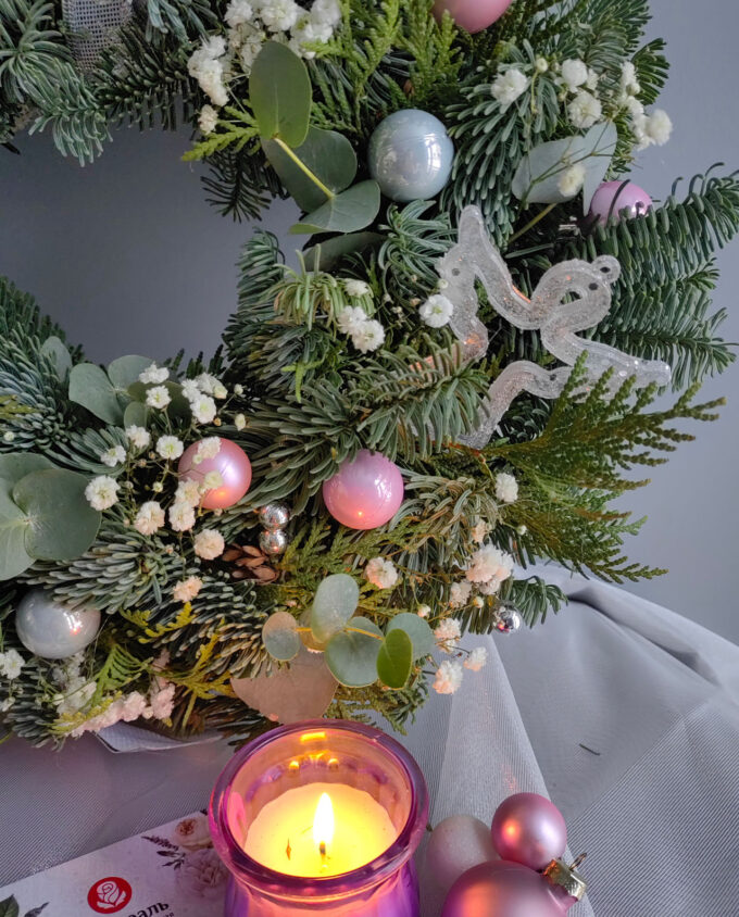 Рождественский венок композиция со свечами заказать Гомель